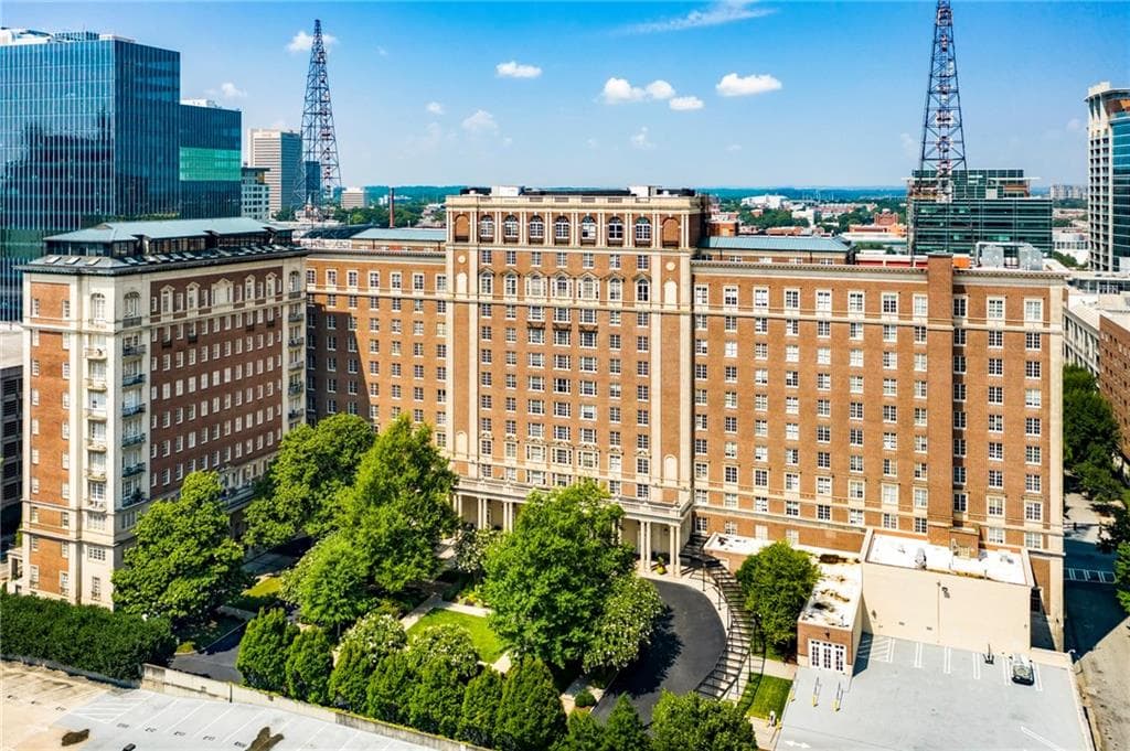 30 5th Street 202, Atlanta, GA 30308 — most recent listing photo