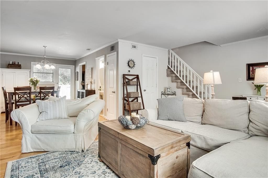 3 bedroom, 2 bathroom, 1,176 sq ft townhouse sold at 1687 Briarcliff Road 5, Atlanta, GA 30306