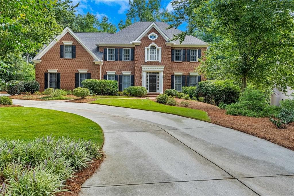 5339 Brooke Farm Drive, Dunwoody, GA 30338 — most recent listing photo