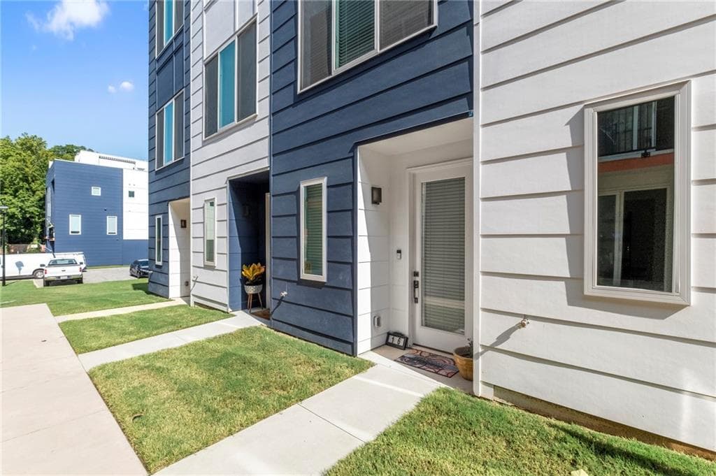 1594 Rock Dam Drive 17, Atlanta, GA 30317 — most recent listing photo