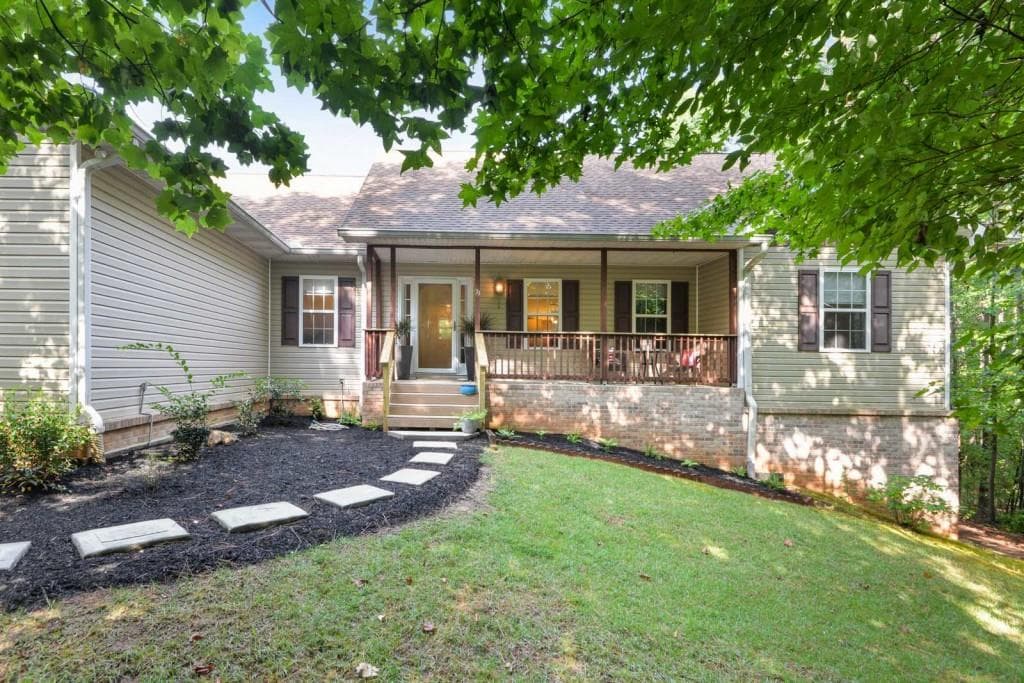 79 Hoot Owl Hollow, Newnan, GA 30263 — most recent listing photo