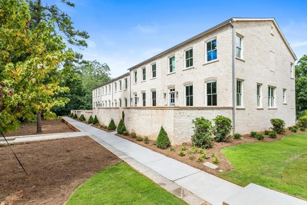 501 Woodhollow Drive 9, Roswell, GA 30075 — most recent listing photo