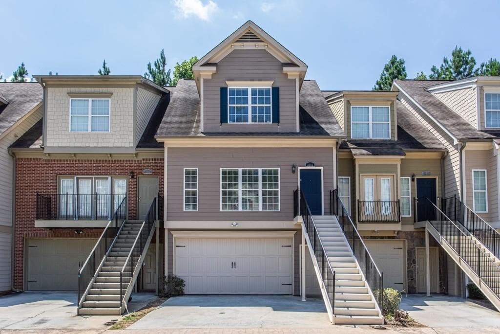 3 bedroom, 4 bathroom, 2,205 sq ft townhouse sold at 3163 Stonewyck Place, Decatur, GA 30033