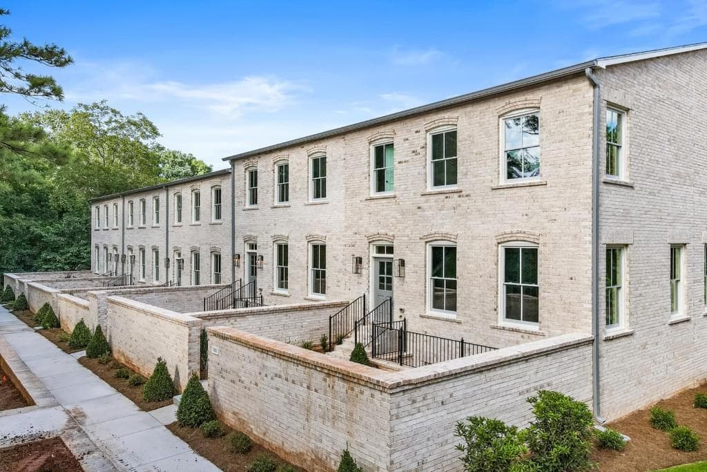 505 Woodhollow Drive 11, Roswell, GA 30075 — most recent listing photo