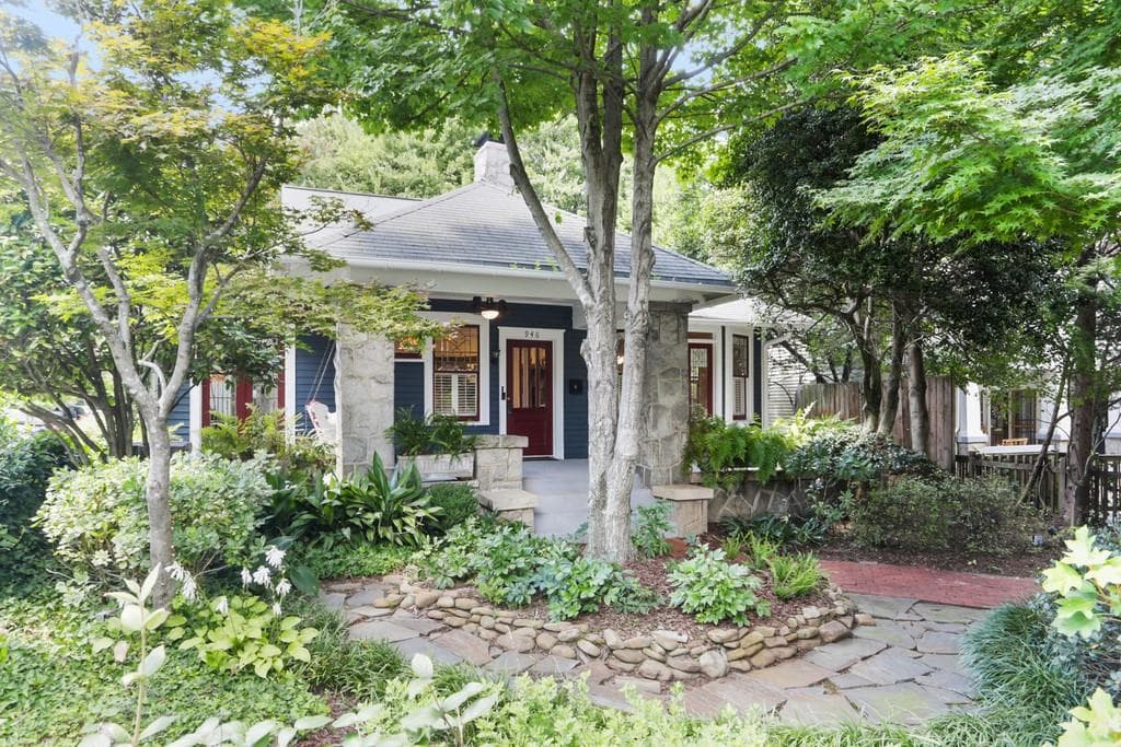 3 bedroom, 2 bathroom, 2,691 sq ft single family residence sold at 946 N HIGHLAND Avenue, Atlanta, GA 30306