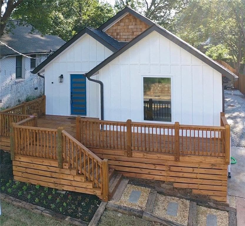 3 bedroom, 3 bathroom, 1,700 sq ft single family residence sold at 1591 Sylvan Road, Atlanta, GA 30310