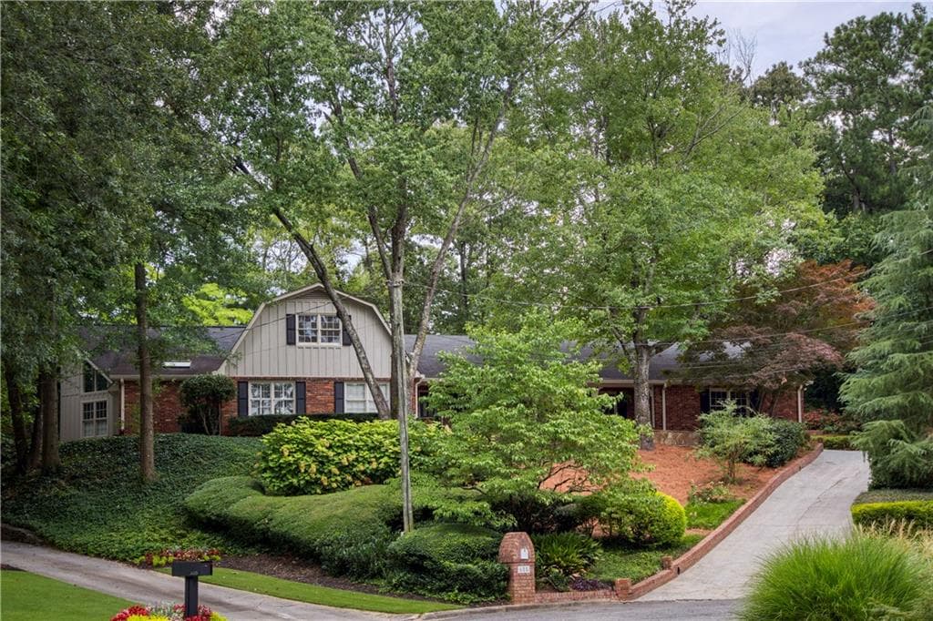 655 Weatherly Lane, Sandy Springs, GA 30328 — most recent listing photo