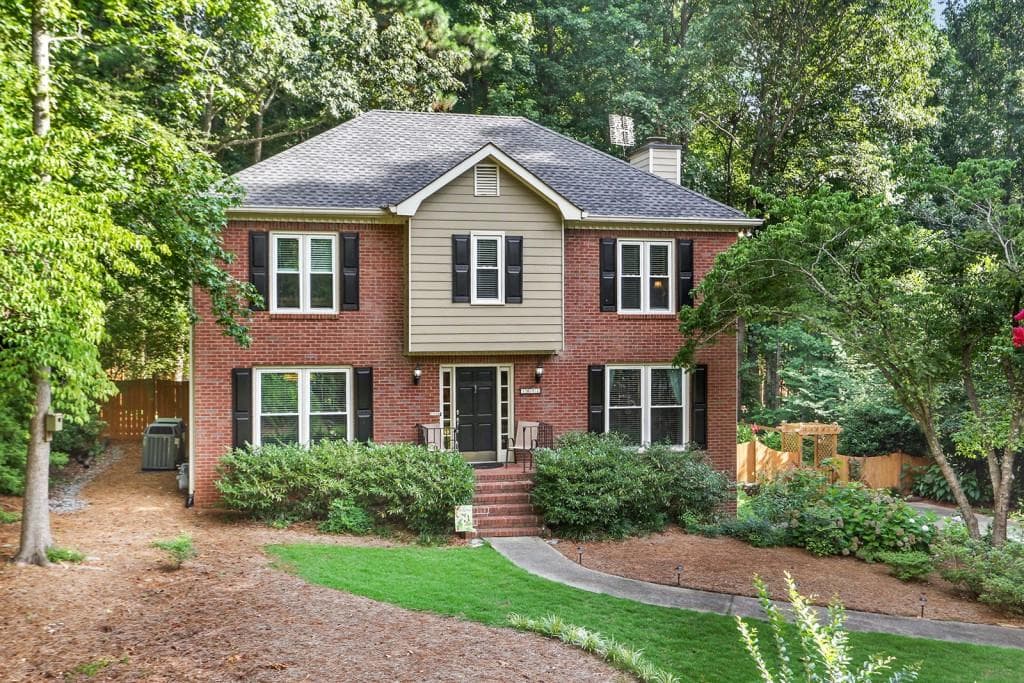 3 bedroom, 3 bathroom, 2,706 sq ft single family residence sold at 1072 Chestnut Hill Circle, Marietta, GA 30064