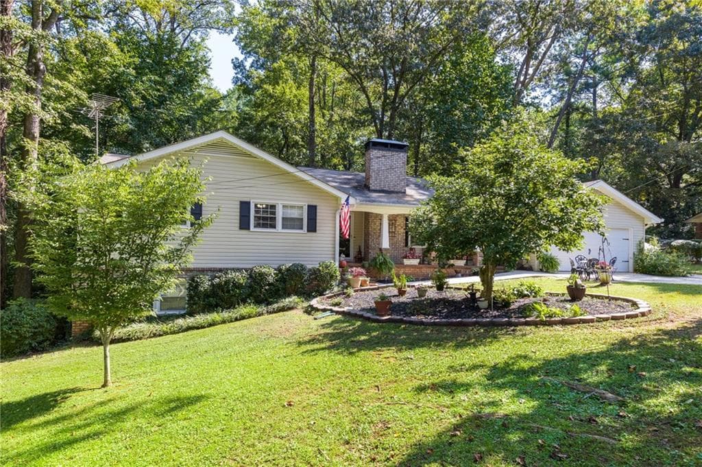 5 bedroom, 2 bathroom single family residence sold at 578 Glennhaven Drive, Marietta, GA 30064
