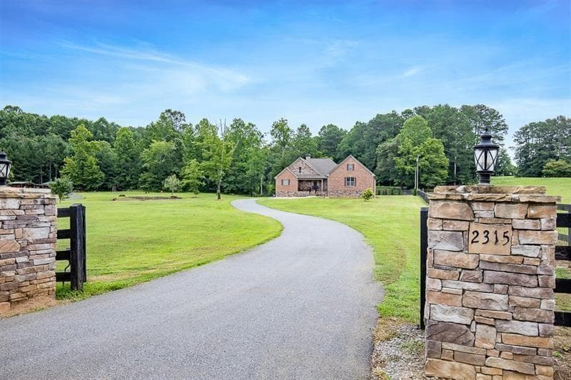 3 bedroom, 3 bathroom, 3,024 sq ft single family residence sold at 2315 Lumpkin Campground Road, Dawsonville, GA 30534