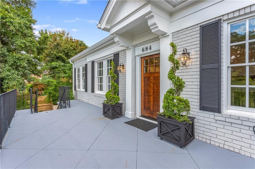 4 bedroom, 3 bathroom, 2,308 sq ft single family residence sold at 684 Kennesaw Avenue, Atlanta, GA 30308