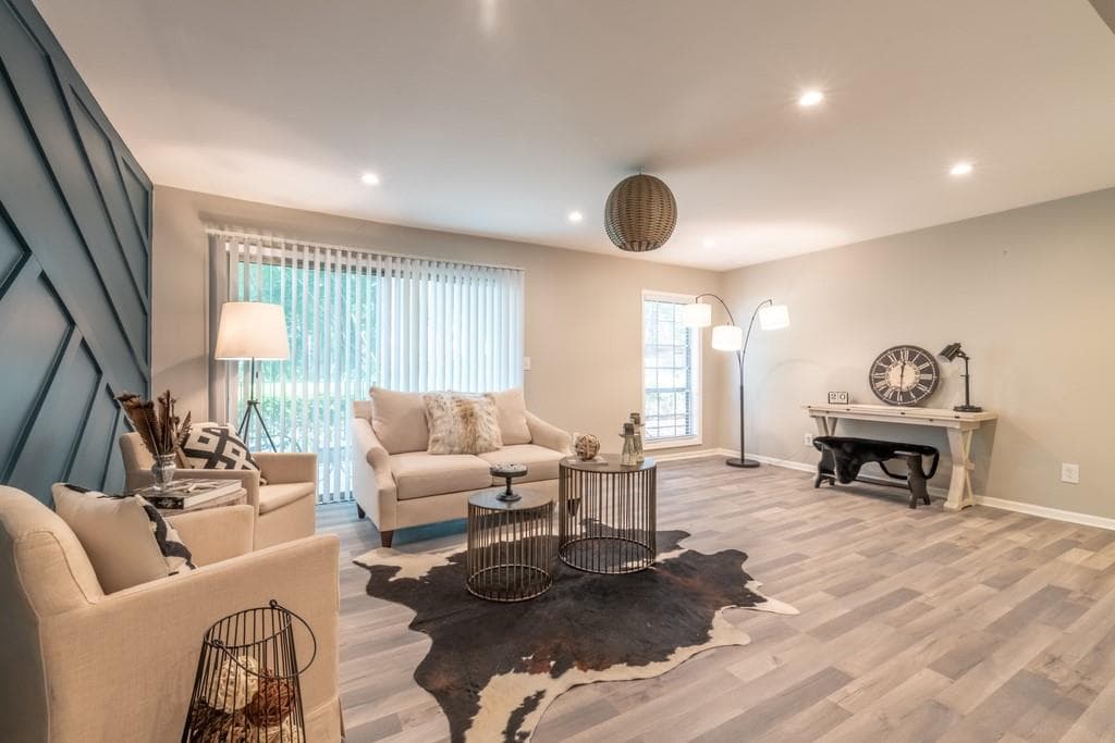 2 bedroom, 2 bathroom, 1,253 sq ft condominium sold at 6851 Roswell Road J6, Atlanta, GA 30328