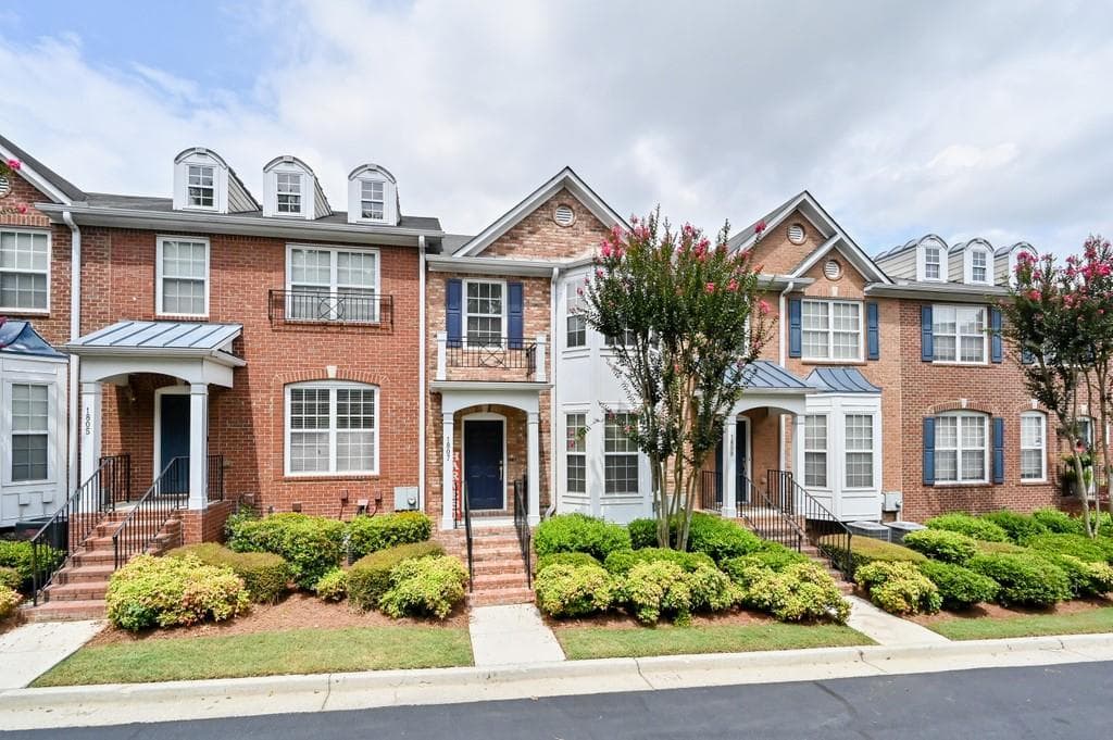 1807 Dunrobin 33, Smyrna, GA 30082 — most recent listing photo