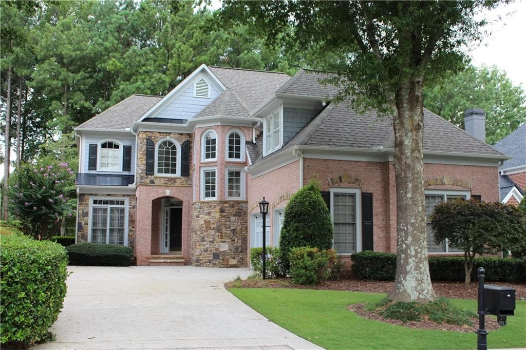 4 bedroom, 3 bathroom, 2,894 sq ft single family residence sold at 5303 Davenport Manor, Cumming, GA 30041