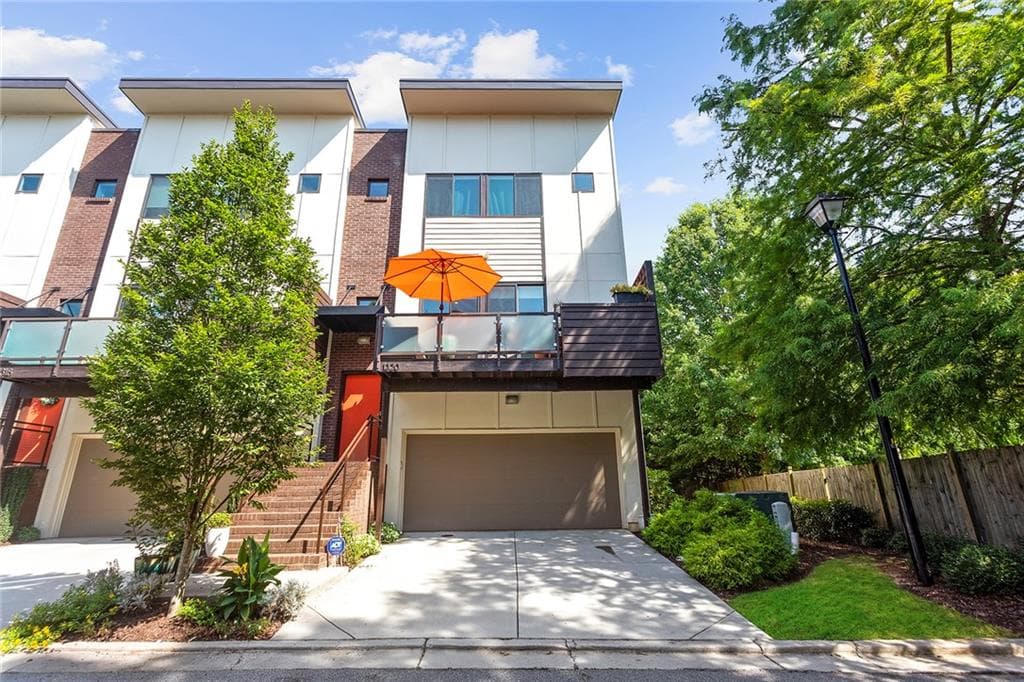 3 bedroom, 4 bathroom, 2,310 sq ft townhouse sold at 1320 Axis Circle 6, Atlanta, GA 30307