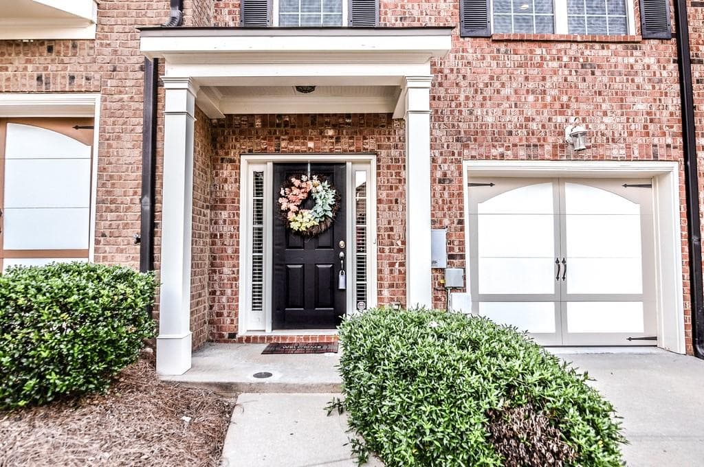 3 bedroom, 4 bathroom, 1,896 sq ft townhouse sold at 1919 APPALOOSA MILL Circle, Buford, GA 30519