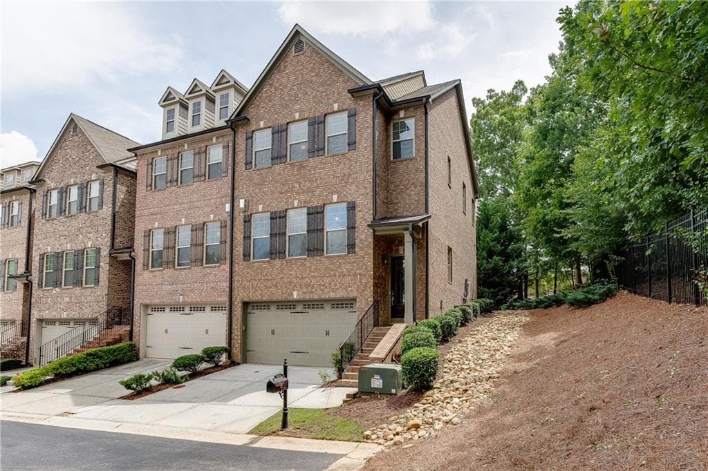 4 bedroom, 4 bathroom, 2,704 sq ft townhouse sold at 5944 Norfolk Chase Road, Peachtree Corners, GA 30092