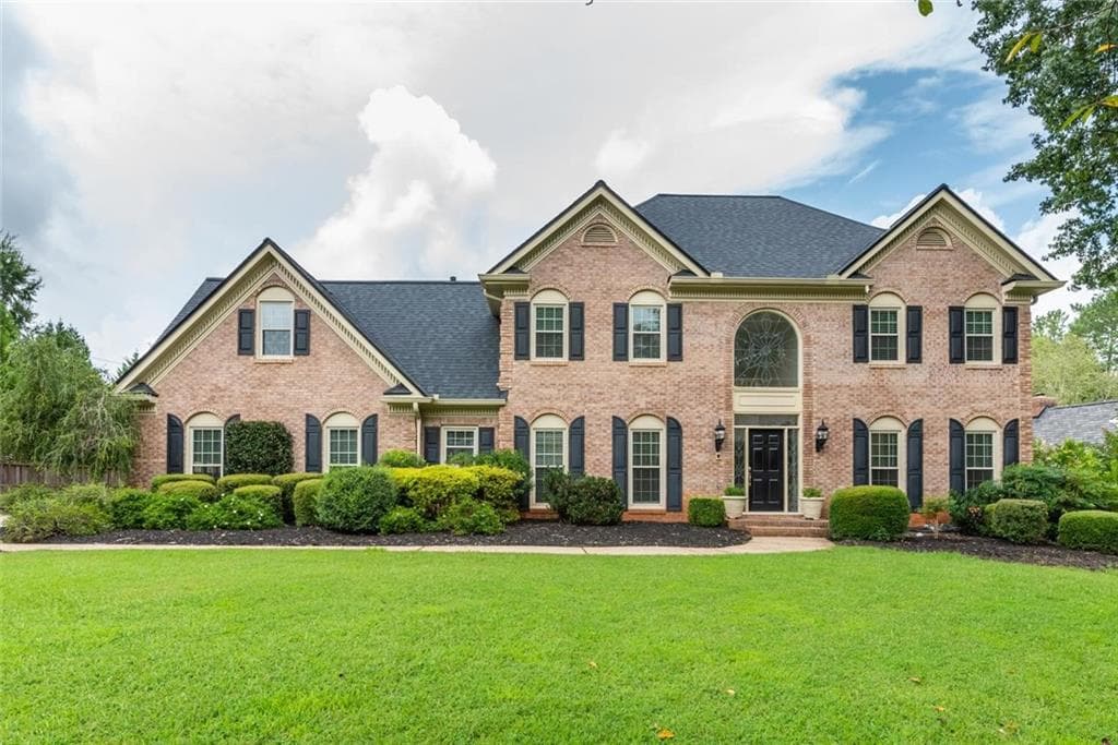 5000 Spruce Bluff Drive, Sandy Springs, GA 30350 — most recent listing photo