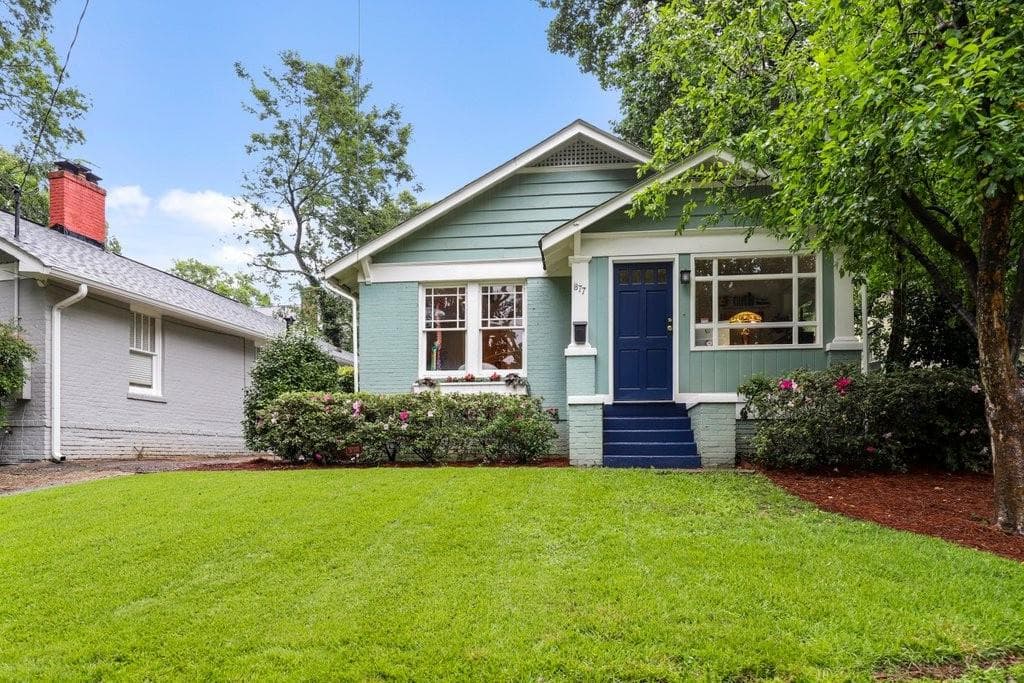 2 bedroom, 1 bathroom, 1,159 sq ft single family residence sold at 877 Euclid Avenue, Atlanta, GA 30307