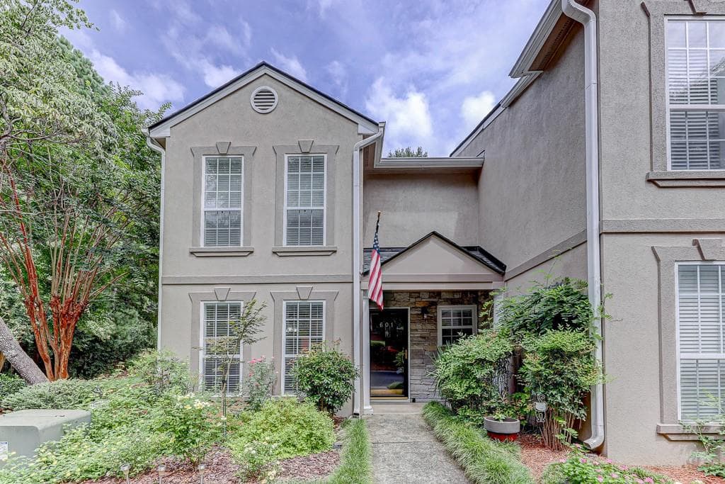 601 Masons Creek Circle, Sandy Springs, GA 30350 — most recent listing photo