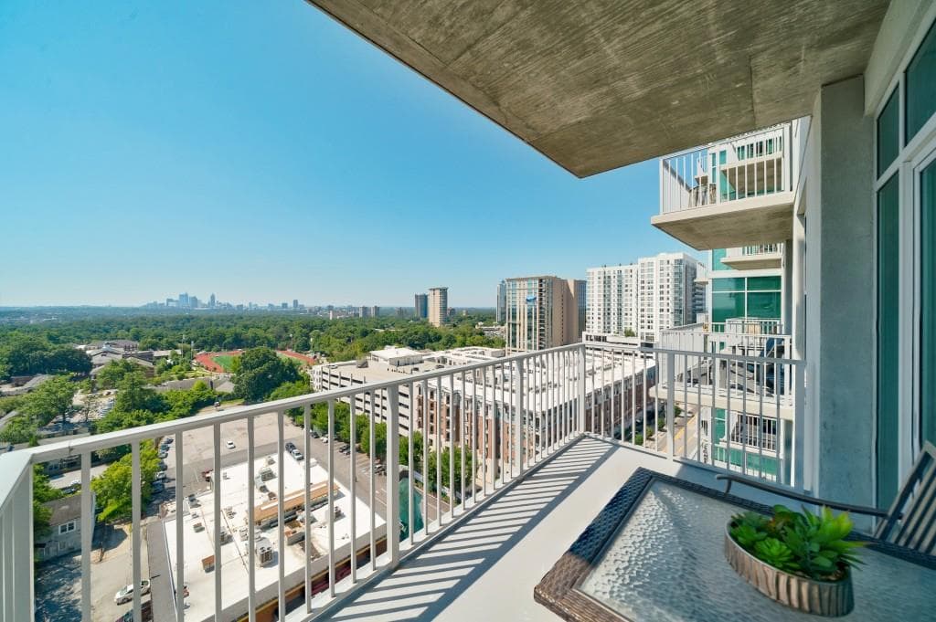 1 bedroom, 1 bathroom, 791 sq ft condominium sold at 250 Pharr Road 1314, Atlanta, GA 30305