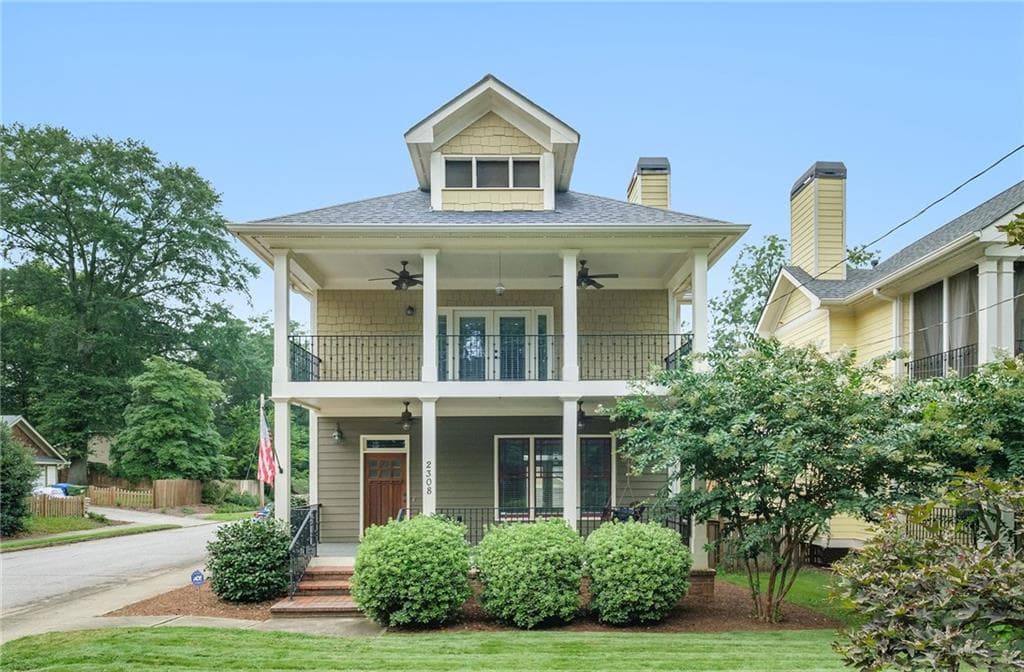 3 bedroom, 3 bathroom, 1,800 sq ft single family residence sold at 2308 Oakview Road, Atlanta, GA 30317
