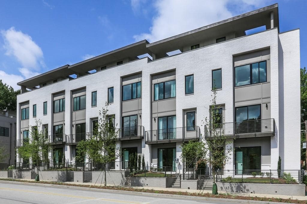 3 bedroom, 4 bathroom, 2,379 sq ft townhouse sold at 550 N Highland Avenue 4, Atlanta, GA 30307