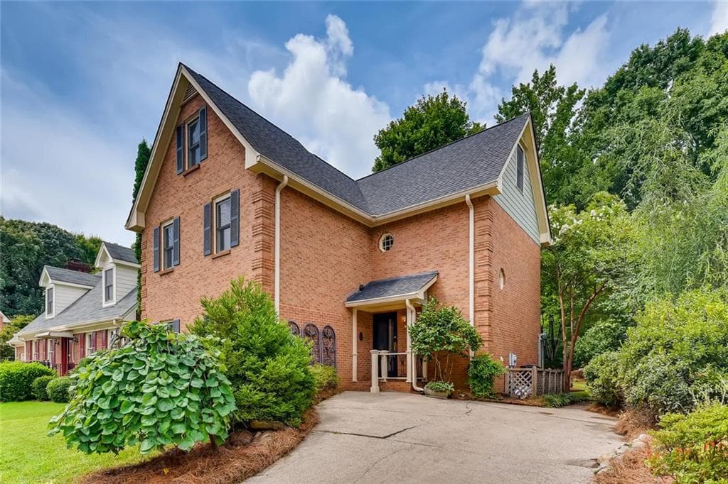 4 bedroom, 4 bathroom, 2,207 sq ft single family residence sold at 1400 Camden Walk, Decatur, GA 30033