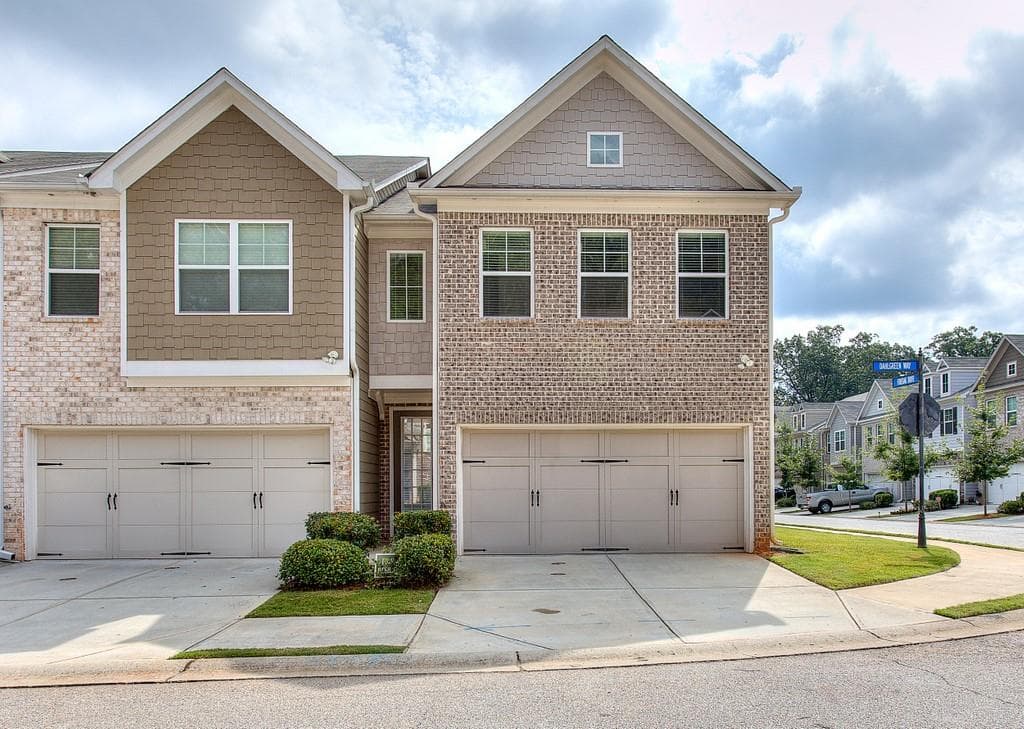 3 bedroom, 3 bathroom, 1,926 sq ft townhouse sold at 4111 Dahlgreen Way, Decatur, GA 30032