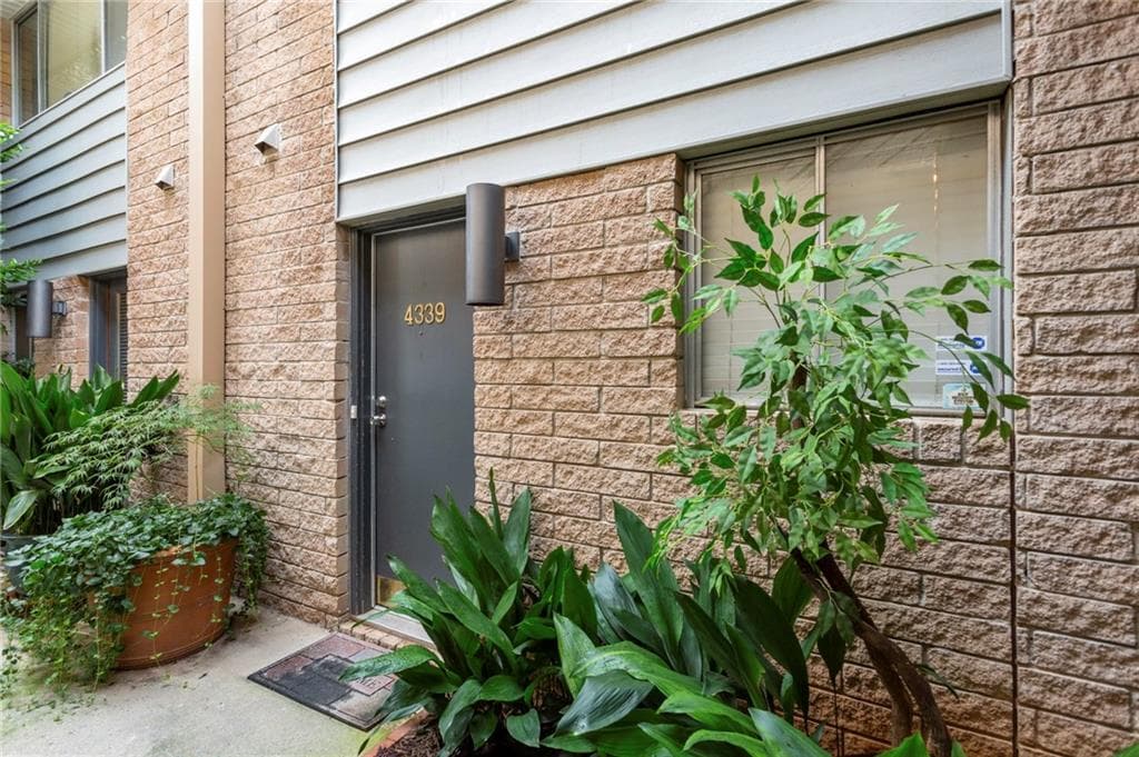 4300 Chastain Walk 4339, Atlanta, GA 30342 — most recent listing photo