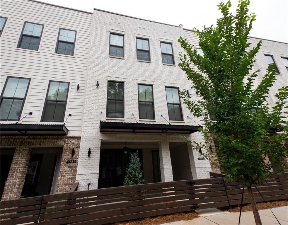 3 bedroom, 3 bathroom, 1,930 sq ft townhouse sold at 1859 La Dawn Lane 4, Atlanta, GA 30318