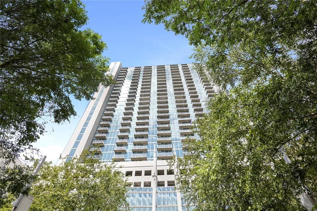 2 bedroom, 2 bathroom, 1,223 sq ft condominium sold at 3324 Peachtree Road 1601, Atlanta, GA 30326