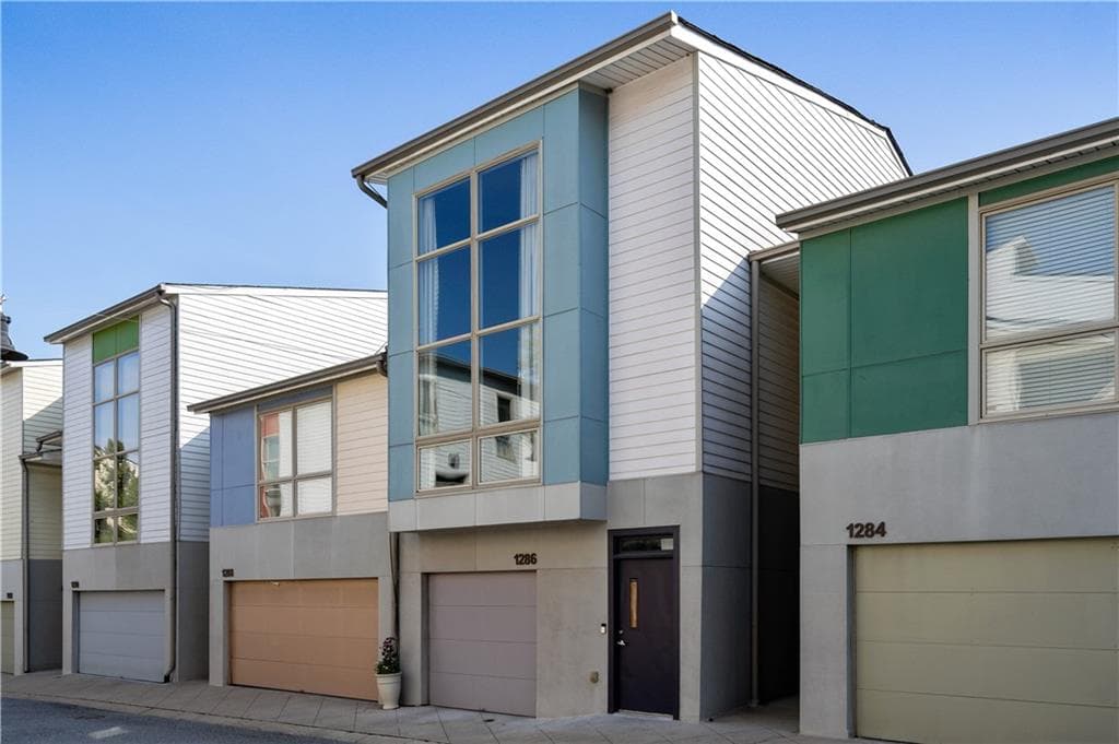 2 bedroom, 3 bathroom, 1,220 sq ft townhouse sold at 1286 Van Allen Mews, Atlanta, GA 30318