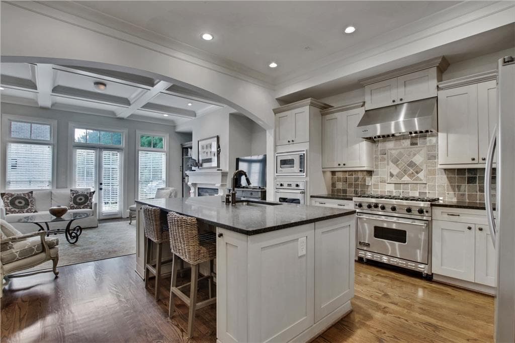 3 bedroom, 4 bathroom, 2,486 sq ft townhouse sold at 58 Sheridan Drive 9, Atlanta, GA 30305