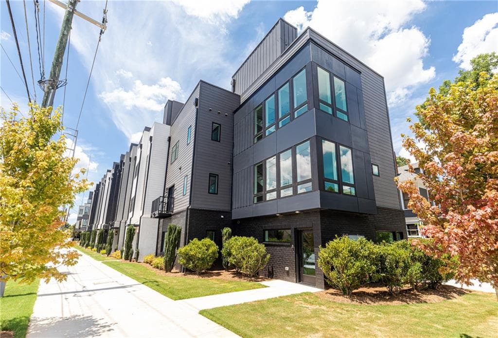 4 bedroom, 6 bathroom, 2,657 sq ft townhouse sold at 1970 Dekalb Avenue D, Atlanta, GA 30307