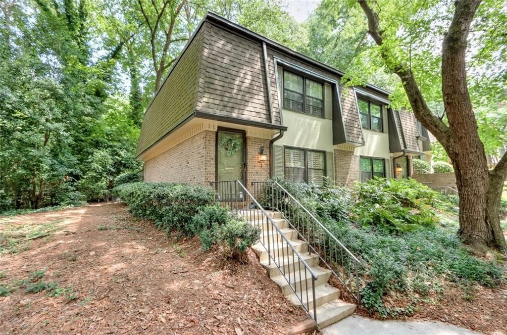 2 bedroom, 3 bathroom, 1,252 sq ft condominium sold at 1 ARPEGE Way, Atlanta, GA 30327
