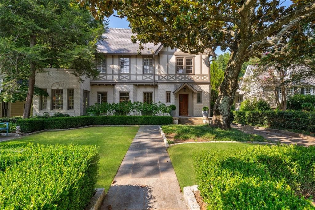5 bedroom, 5 bathroom, 5,211 sq ft single family residence sold at 267 The Prado, Atlanta, GA 30309
