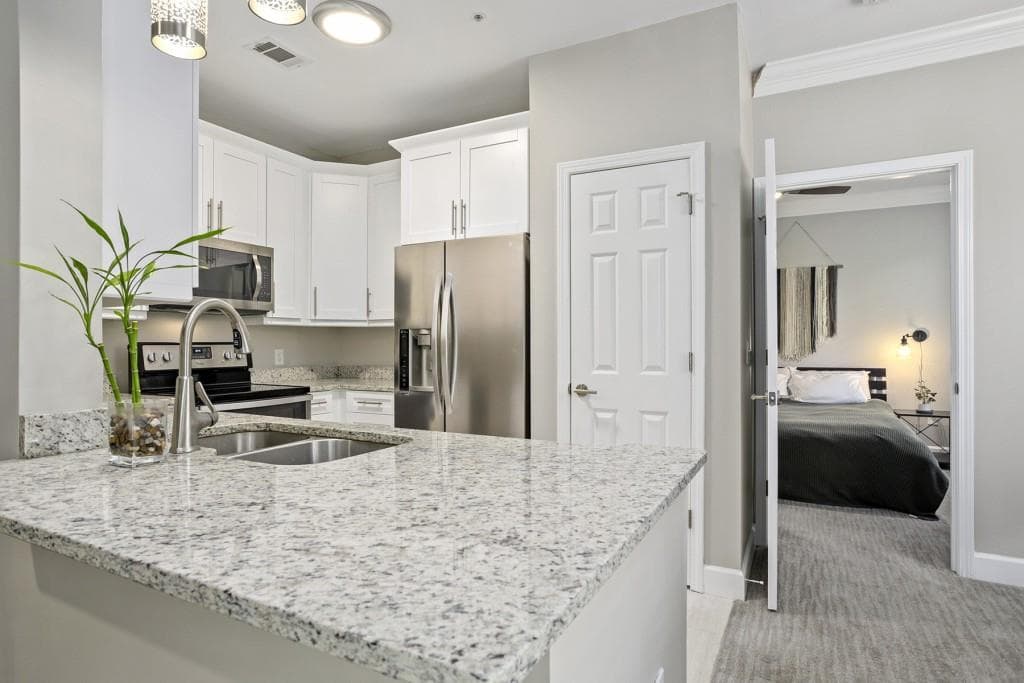 1 bedroom, 1 bathroom, 919 sq ft condominium sold at 3777 Peachtree Road 1534, Brookhaven, GA 30319