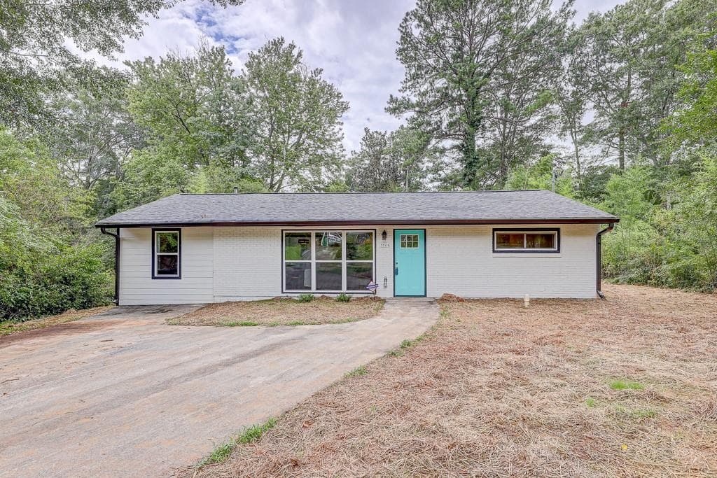 3 bedroom, 2 bathroom single family residence sold at 3065 Brook Drive, Decatur, GA 30033