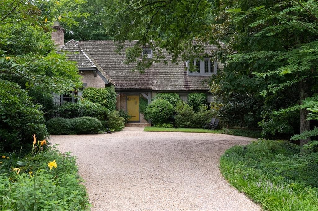 4 bedroom, 4 bathroom, 3,364 sq ft single family residence sold at 3418 Rilman Road, Atlanta, GA 30327