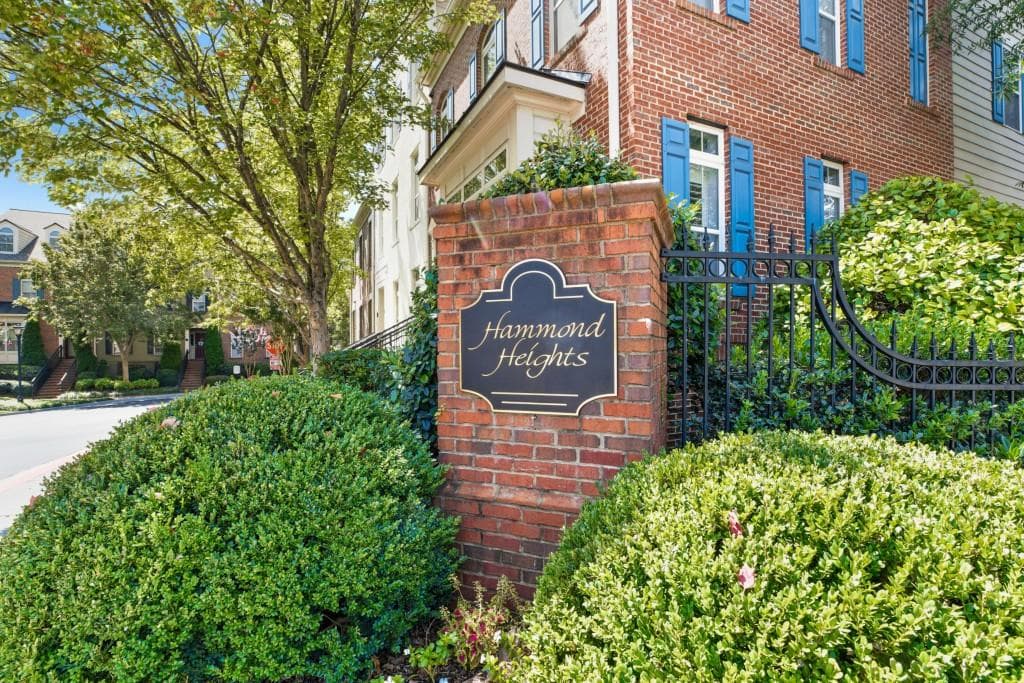 218 Le Gran View, Atlanta, GA 30328 — most recent listing photo
