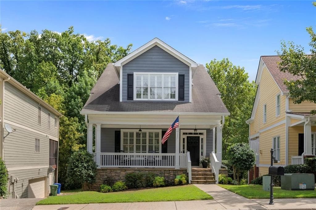 3 bedroom, 3 bathroom, 2,120 sq ft single family residence sold at 2185 PARKVIEW Run, Atlanta, GA 30318