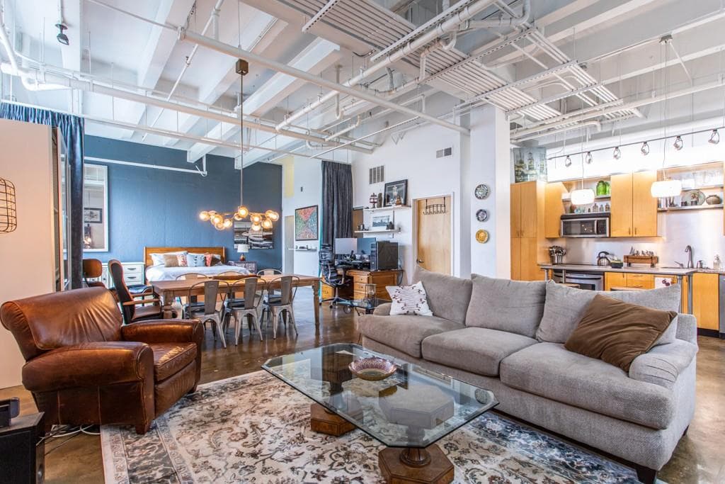 1 bedroom, 1 bathroom, 960 sq ft condominium sold at 1661 La France Street 101, Atlanta, GA 30307