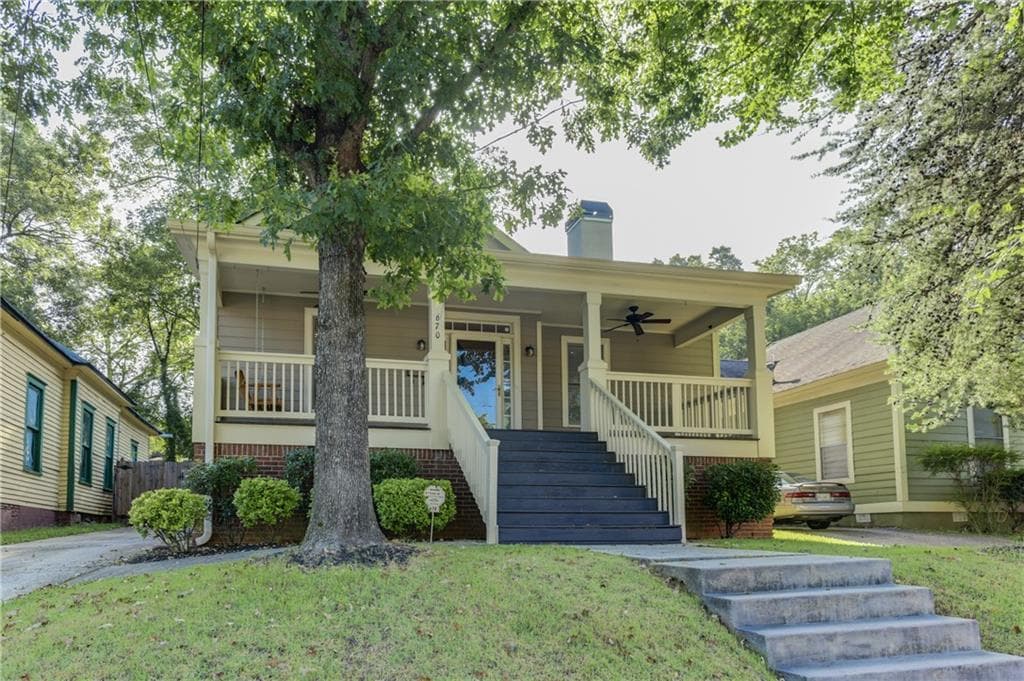 4 bedroom, 2 bathroom, 1,666 sq ft single family residence sold at 670 Grady Place, Atlanta, GA 30310