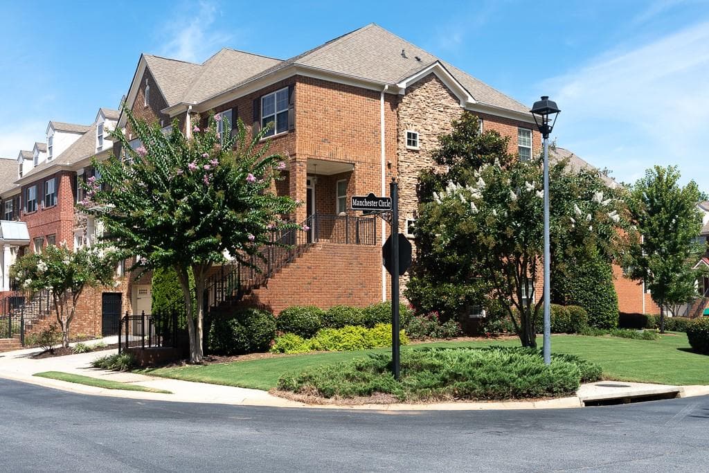 1013 Manchester Way, Roswell, GA 30075 — most recent listing photo