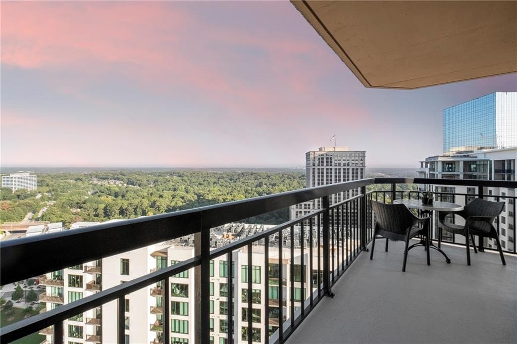 2 bedroom, 2 bathroom, 1,265 sq ft condominium sold at 3481 Lakeside Drive P102, Atlanta, GA 30326