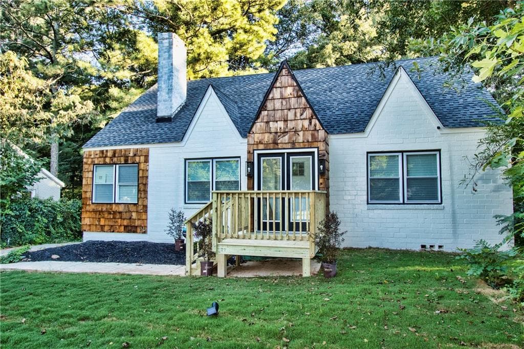 3 bedroom, 4 bathroom, 2,100 sq ft single family residence sold at 1886 North Avenue, Atlanta, GA 30318