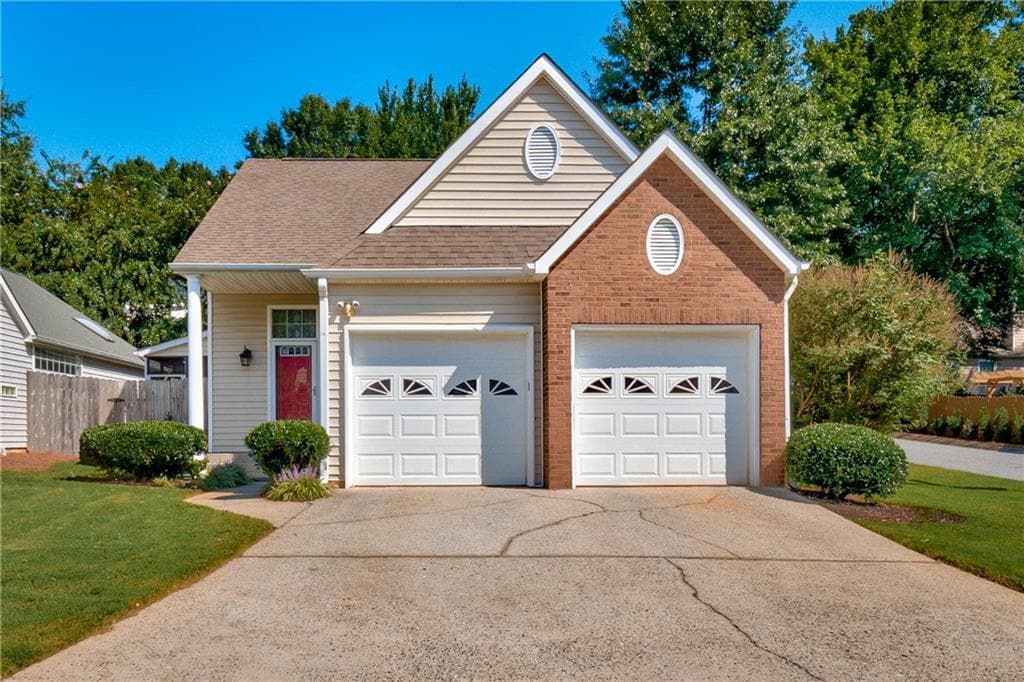 252 Dennis Drive, Alpharetta, GA 30009 — most recent listing photo