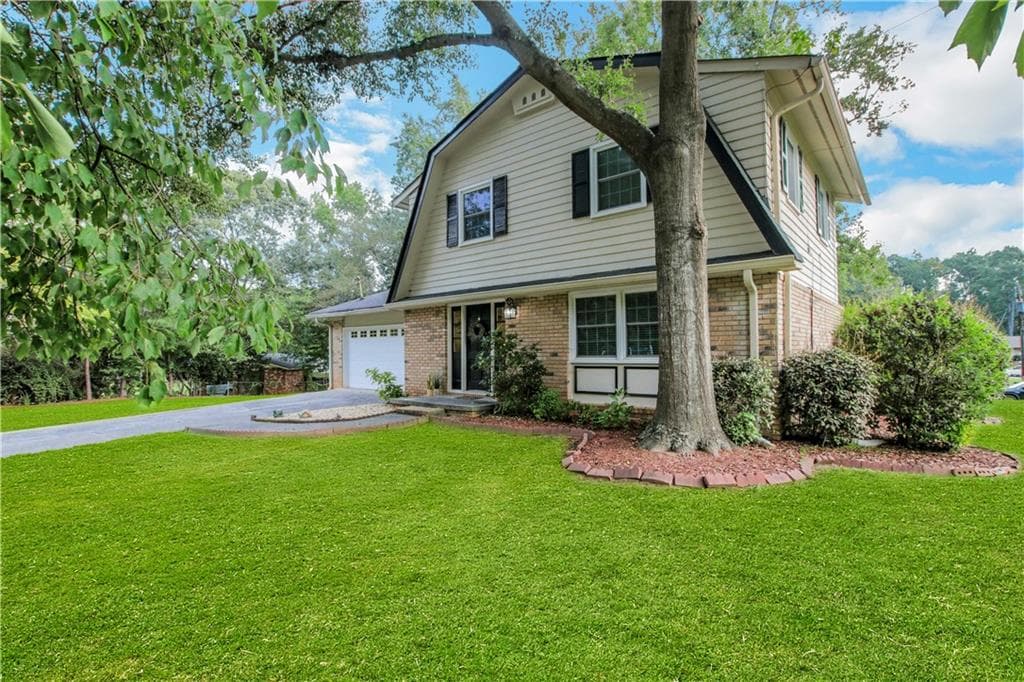 3 bedroom, 3 bathroom, 1,566 sq ft single family residence sold at 1811 Creat Trail, Smyrna, GA 30080