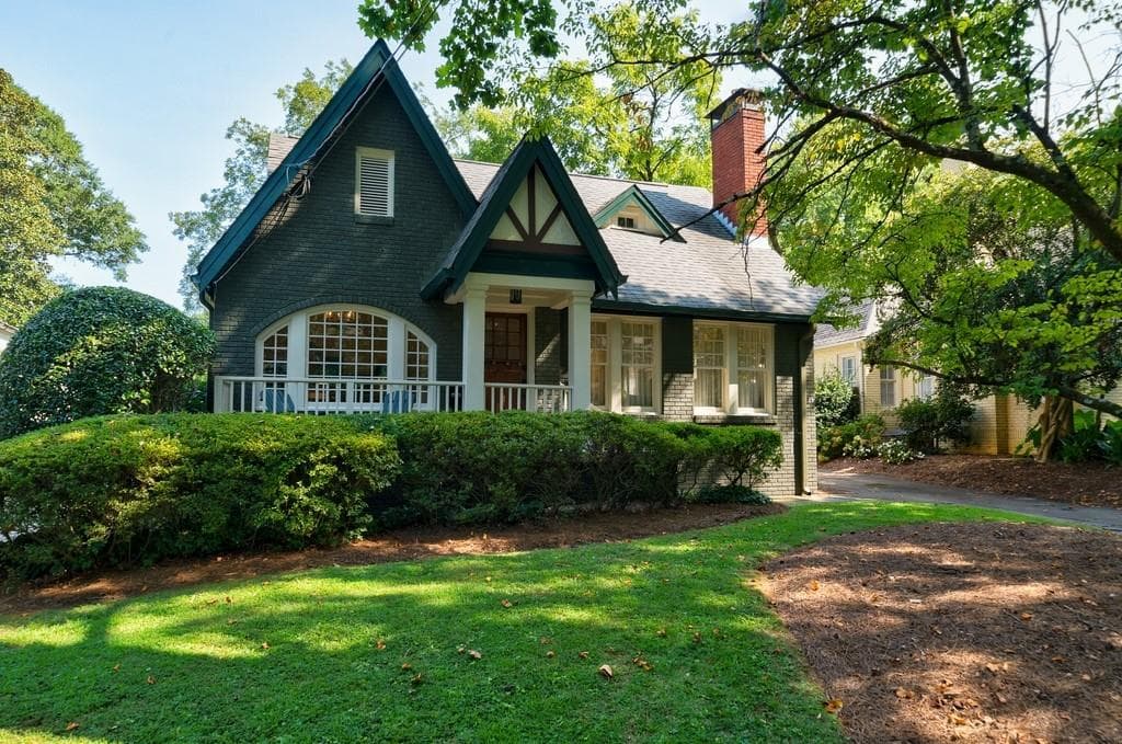 3 bedroom, 2 bathroom single family residence sold at 129 Huntington Road, Atlanta, GA 30309